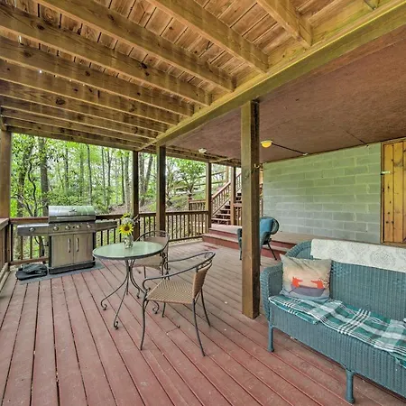 Peaceful Blue Ridge Cabin With Decks And Fire Pit Exterior photo