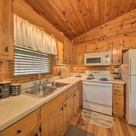 Peaceful Blue Ridge Cabin With Decks And Fire Pit Exterior photo