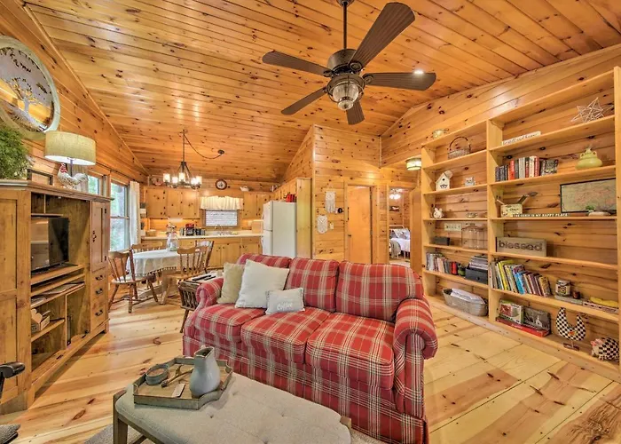 Peaceful Blue Ridge Cabin With Decks And Fire Pit