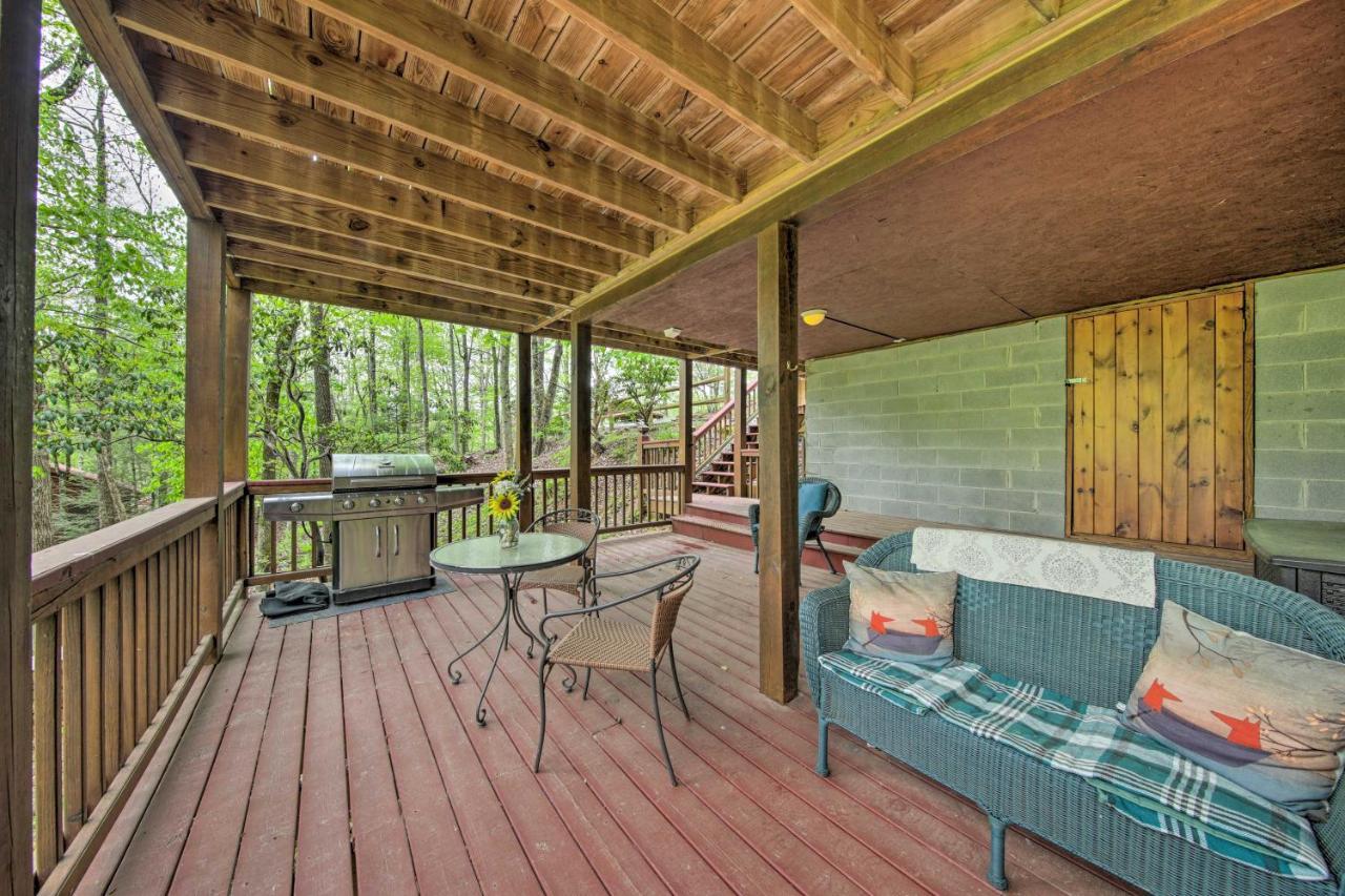 Peaceful With Decks And Fire Pit Holiday home