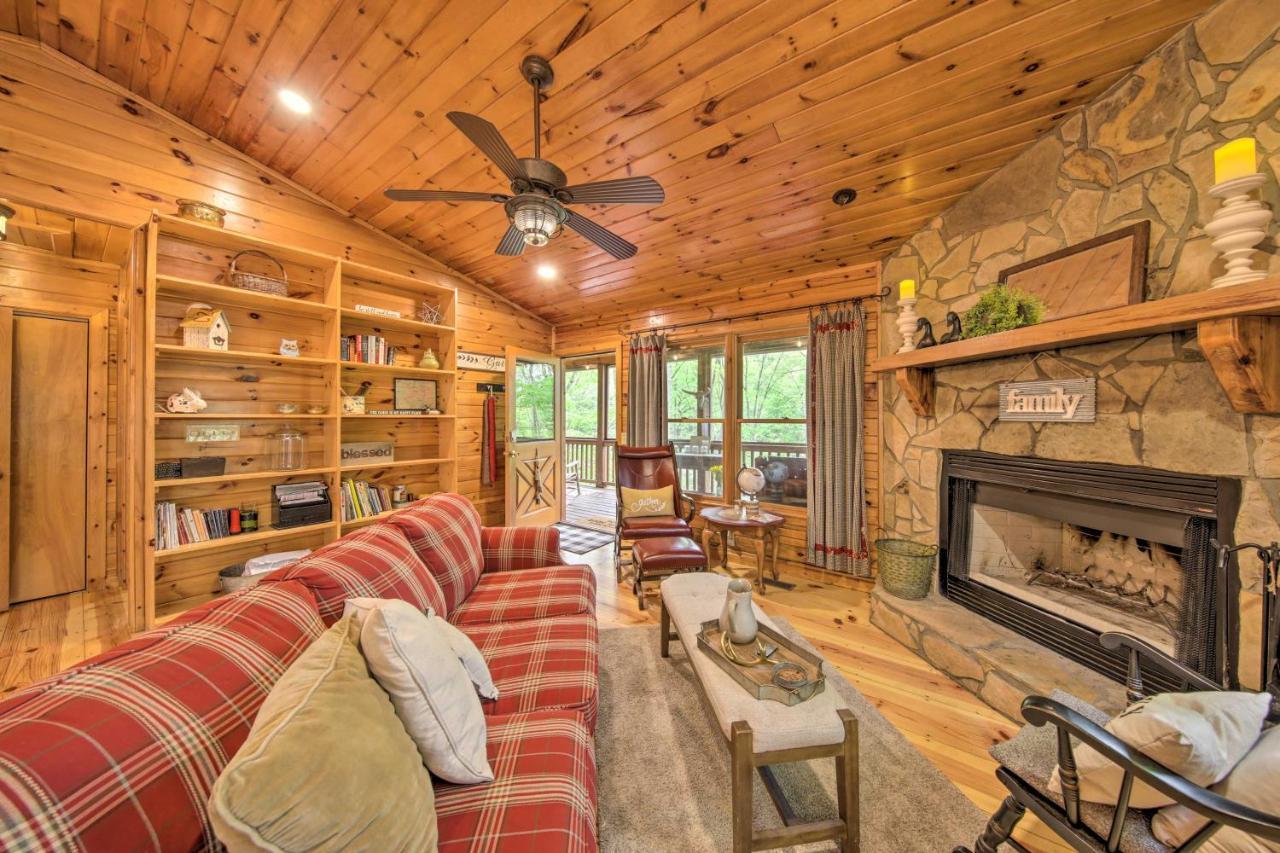 Peaceful With Decks And Fire Pit Blue Ridge