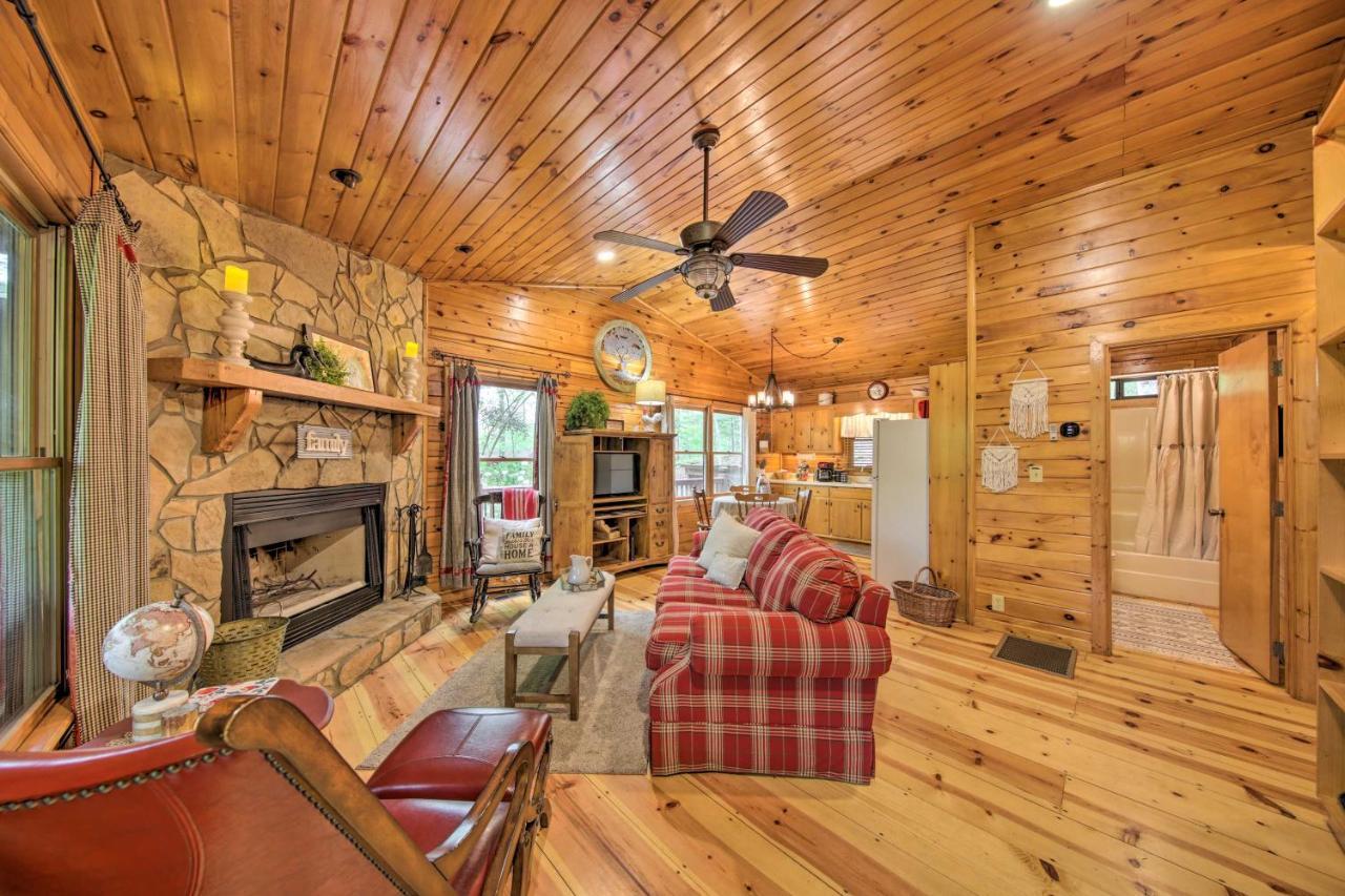 Peaceful With Decks And Fire Pit Holiday home Blue Ridge
