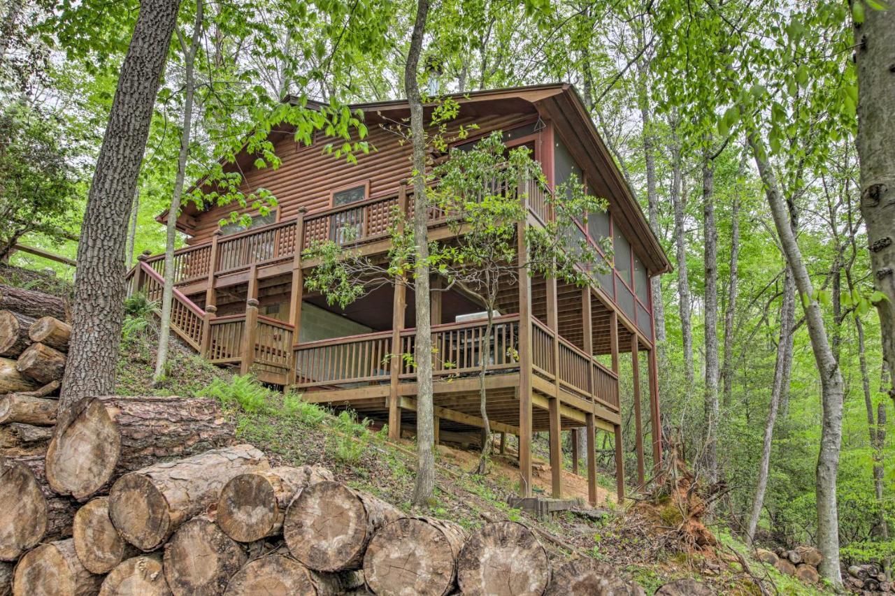 Peaceful With Decks And Fire Pit Holiday home *